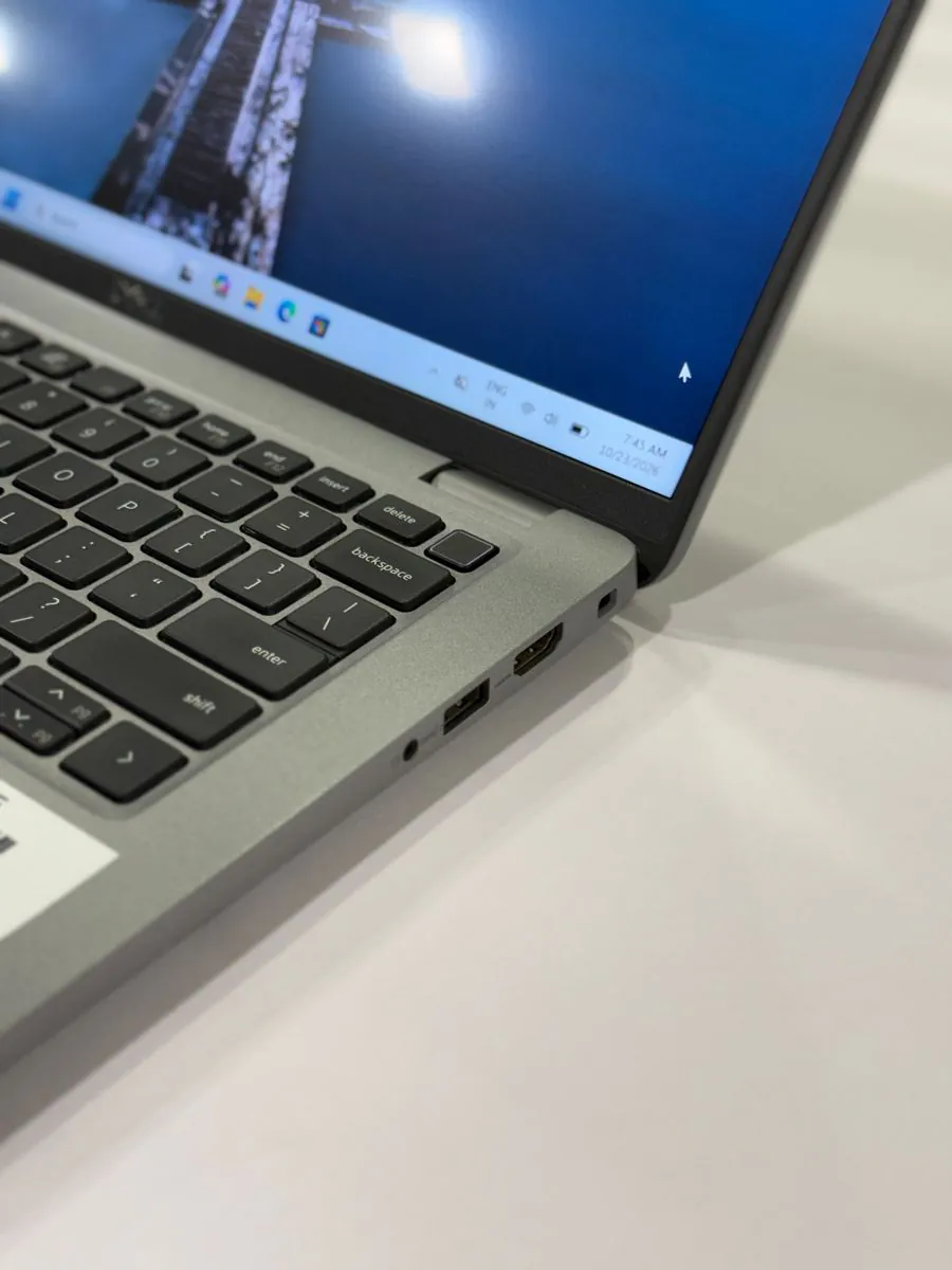 Dell Latitude 5440, right-side close-up of the audio socket, USB-A socket and HDMI port.