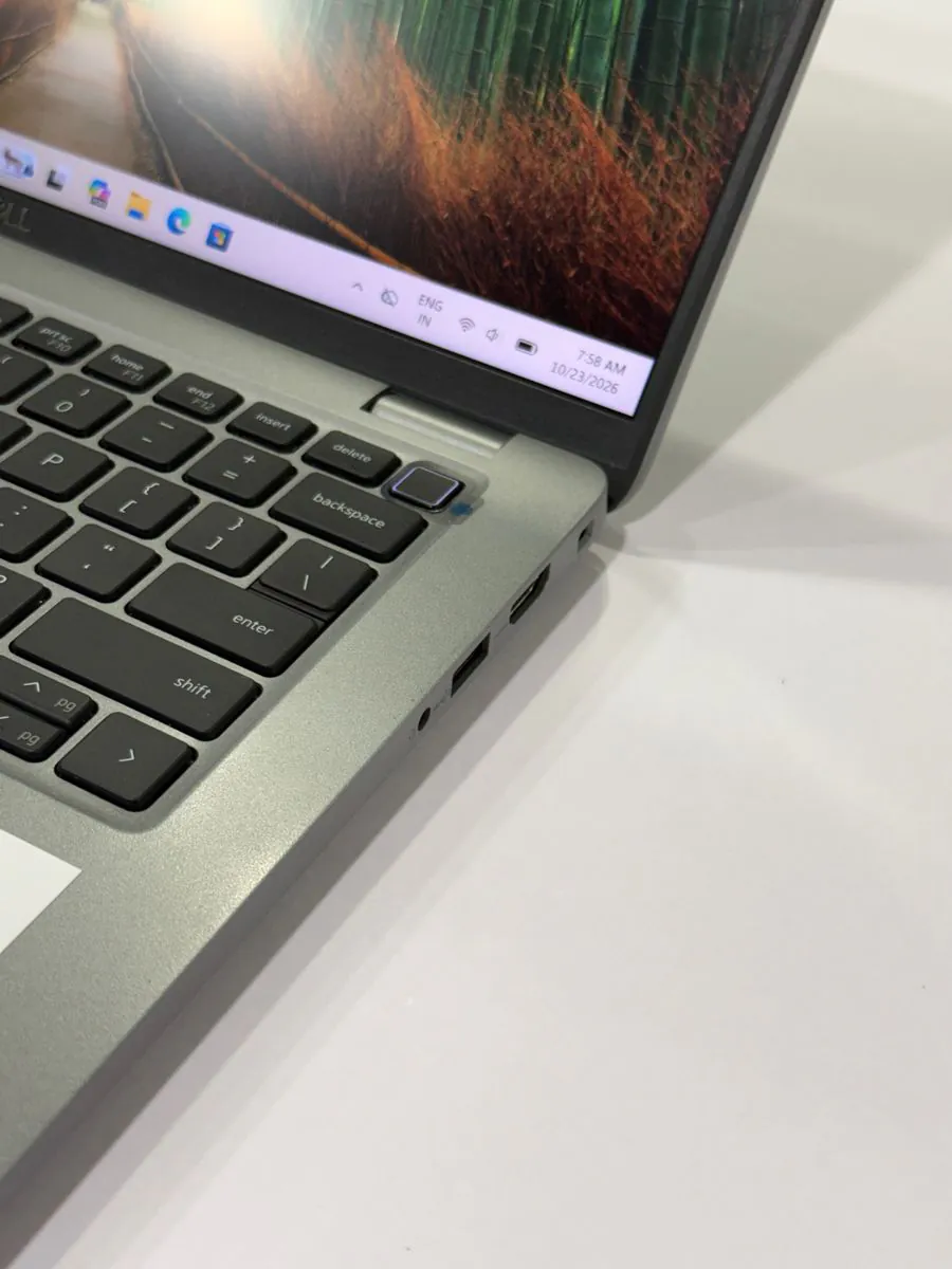 Dell Latitude 7450, right-side detail of the pictured unit.